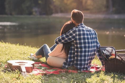 彼氏と付き合う意味（定義）を徹底解説！【告白からカップルま。